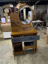 Load image into Gallery viewer, ML 9S009 Dresser
