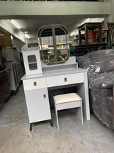 Load image into Gallery viewer, LH 169-11 Dresser with Chair and LED Light
