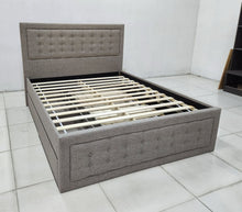 Load image into Gallery viewer, Brinley Queen Bed Frame
