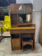 Load image into Gallery viewer, ML 070 Dresser
