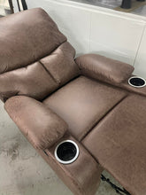 Load image into Gallery viewer, Jazz Recliner with Cupholder
