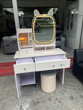 Load image into Gallery viewer, ML 902 Dresser
