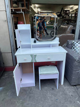 Load image into Gallery viewer, 173 Dresser
