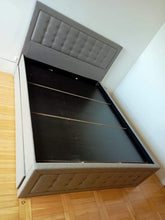 Load image into Gallery viewer, Brinley Queen Bed Frame

