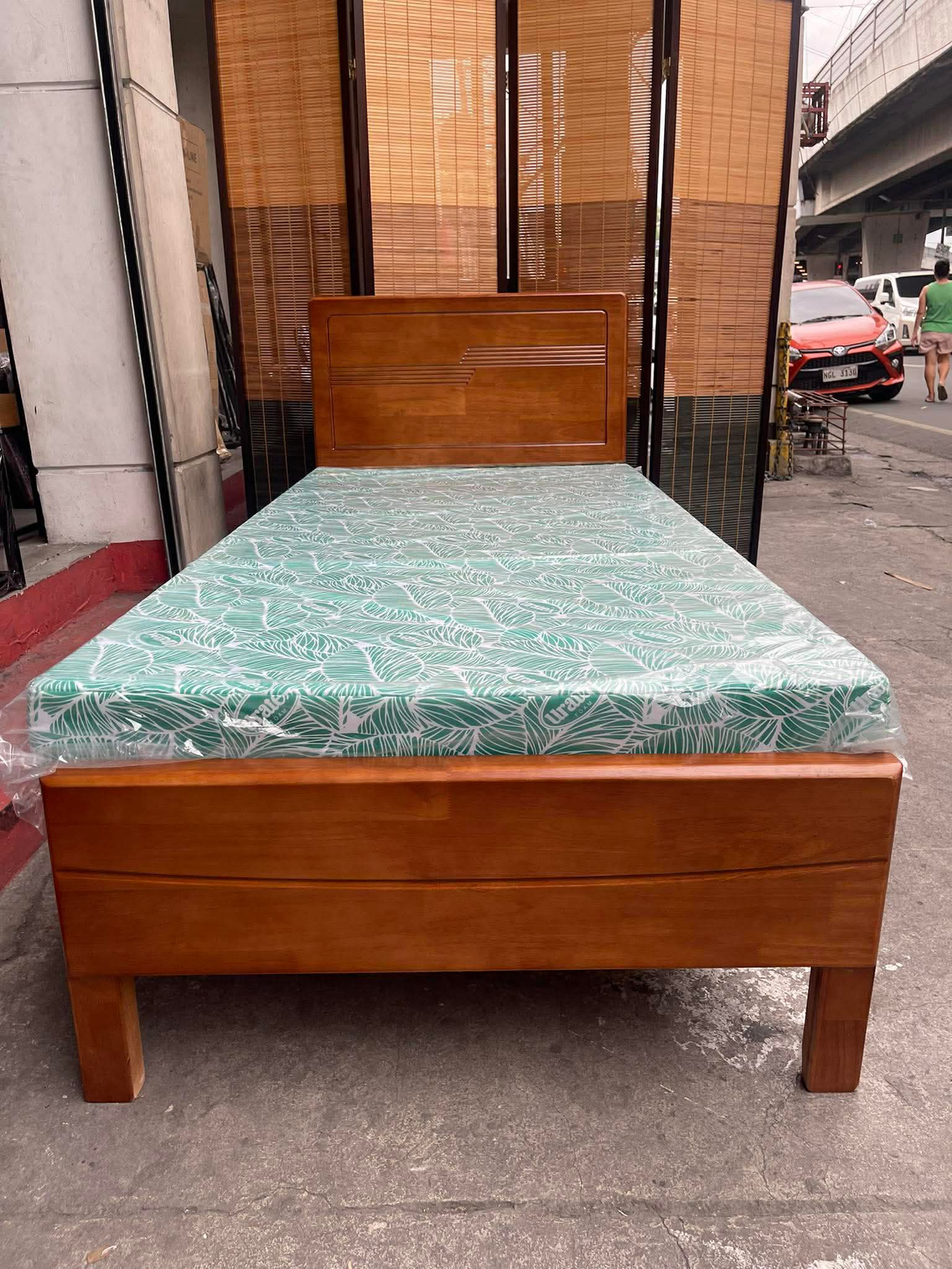 RW-333 Wooden Bedframe