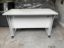 Load image into Gallery viewer, LF-39 Office Table
