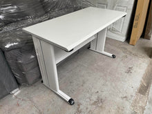 Load image into Gallery viewer, LF-39 Office Table
