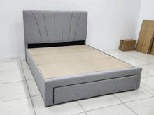 Load image into Gallery viewer, Beckham Queen Bed Frame
