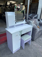 Load image into Gallery viewer, 173 Dresser
