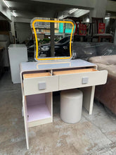 Load image into Gallery viewer, JW-208 Dresser with Chair
