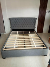 Load image into Gallery viewer, B1270-Piano Queen Bed Frame
