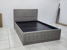 Load image into Gallery viewer, Brinley Queen Bed Frame
