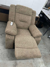 Load image into Gallery viewer, Vomero Recliner
