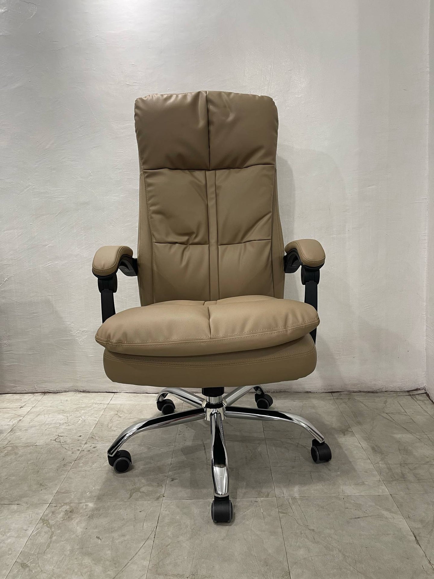 828 Executive Chair