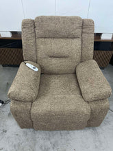 Load image into Gallery viewer, Vomero Recliner
