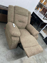 Load image into Gallery viewer, Vomero Recliner

