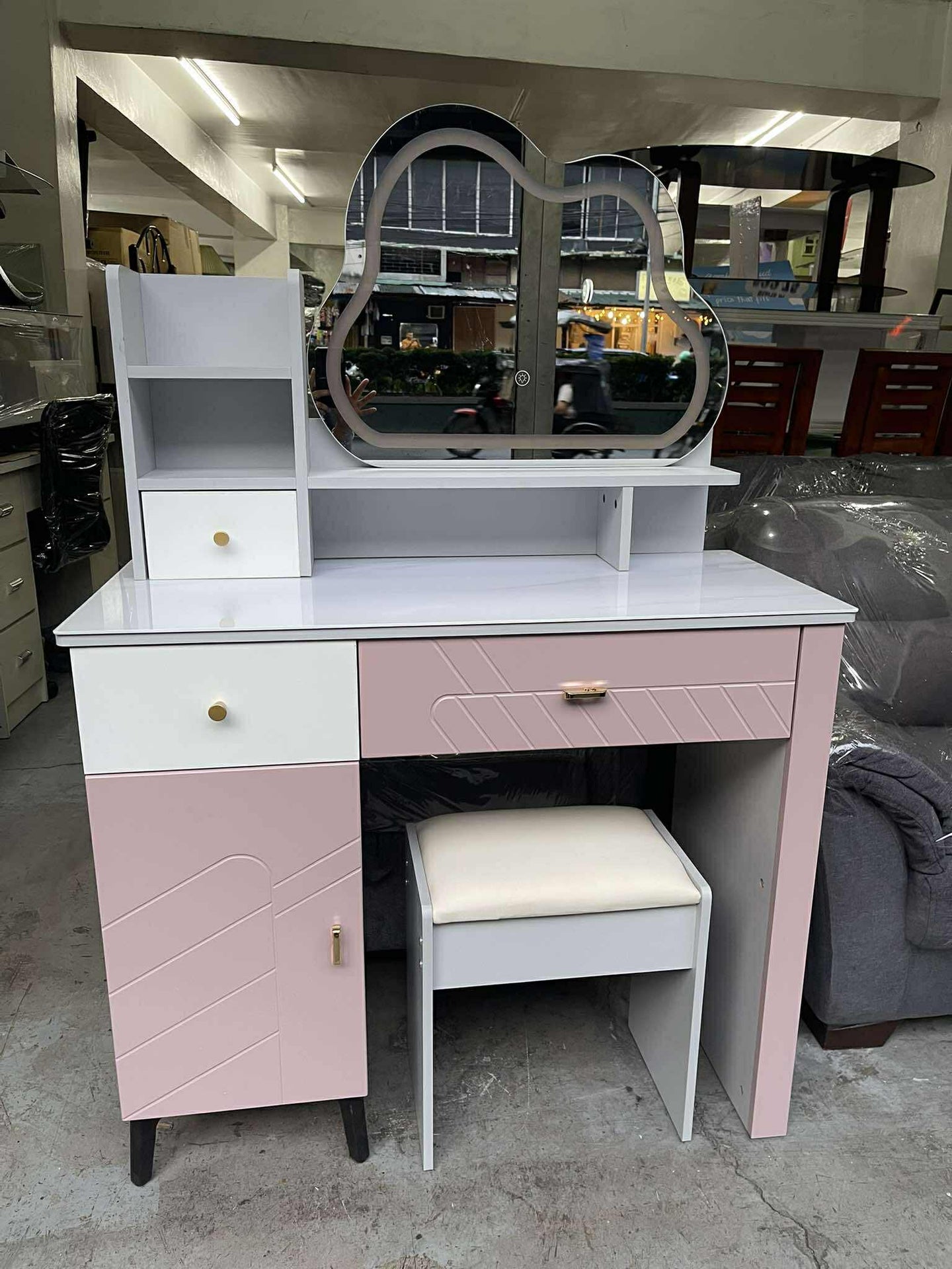 LH-188-12 Dresser