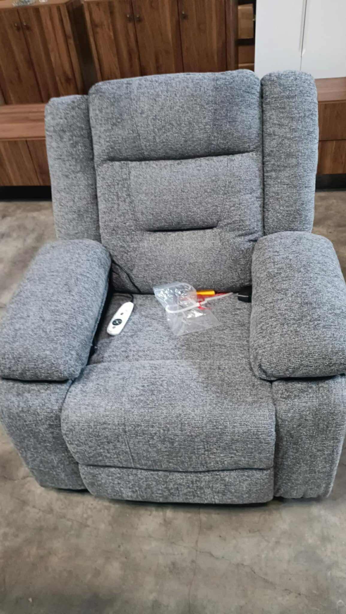 Vomero Massage Recliner