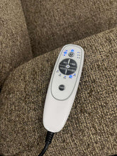 Load image into Gallery viewer, Vomero Recliner
