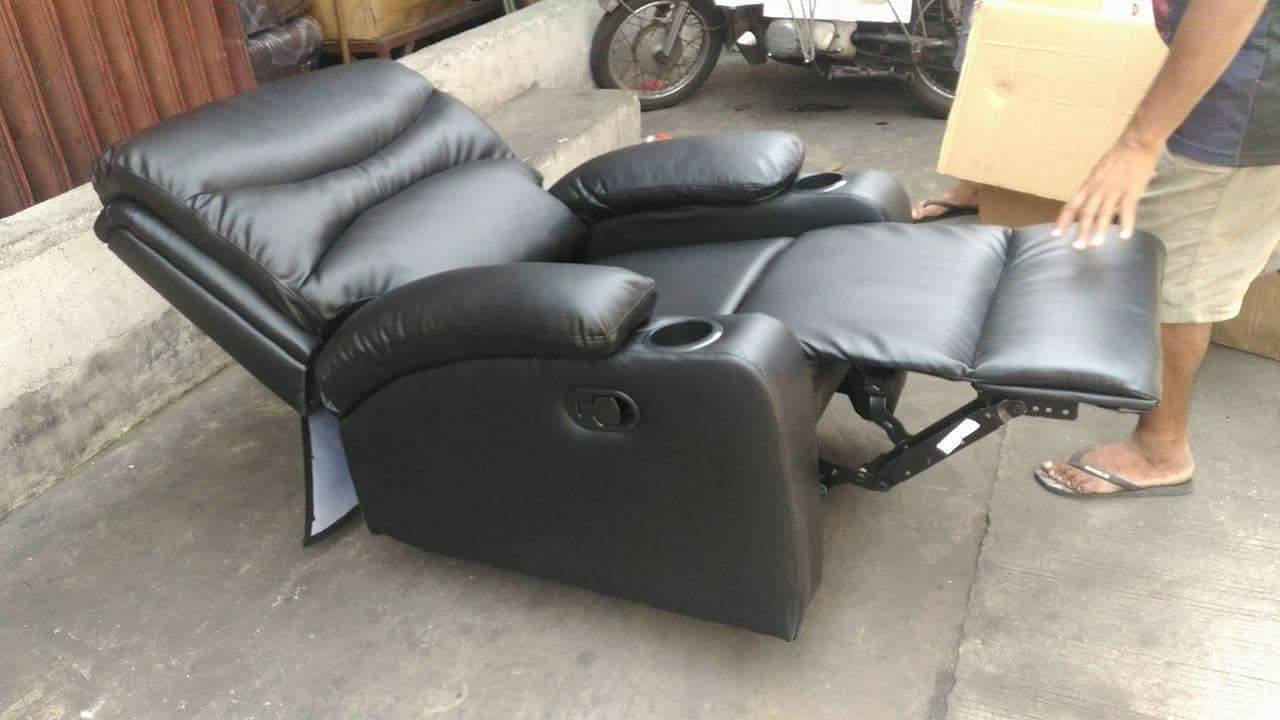 8920 Single Seater with Cup Holder